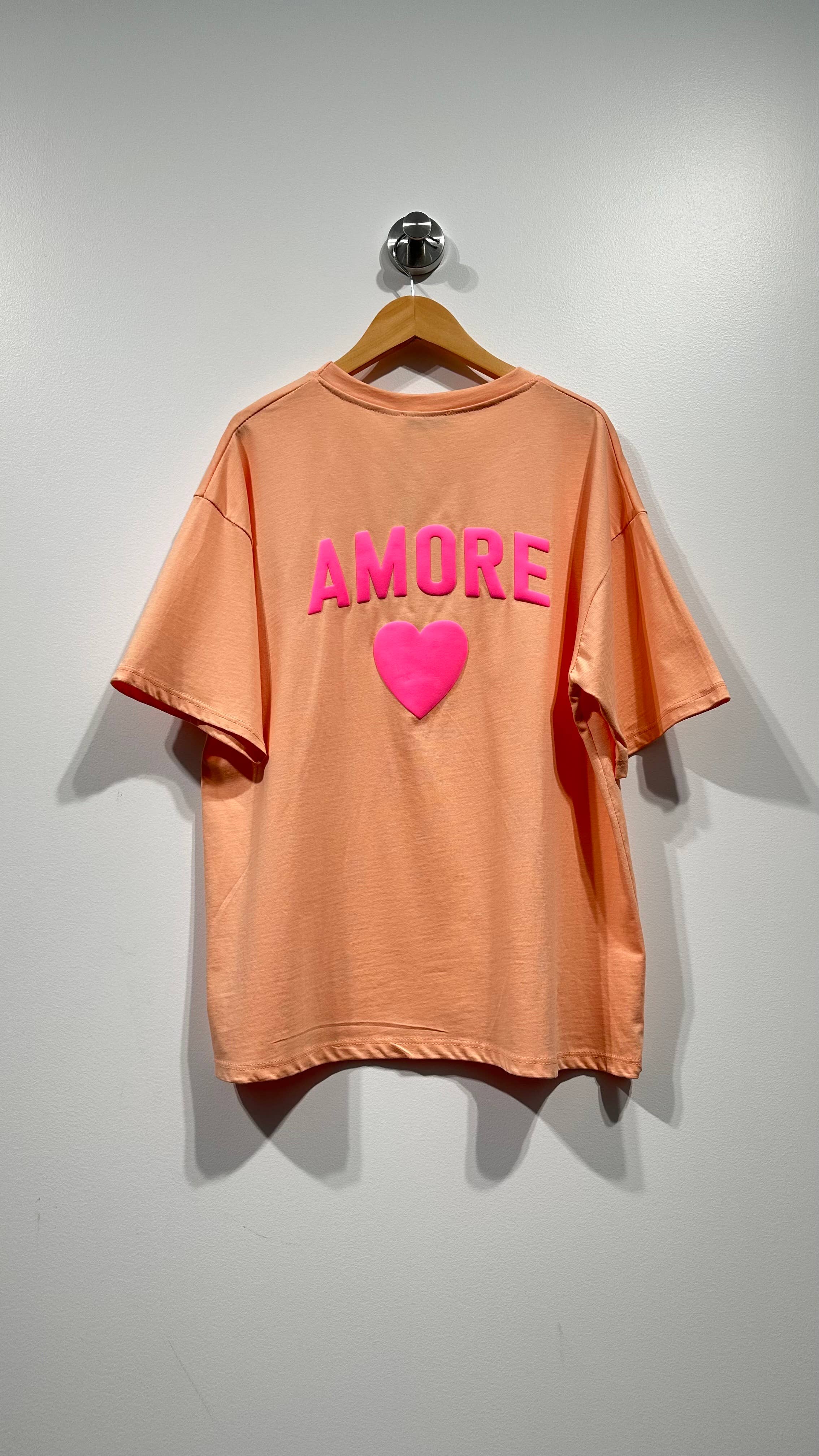 T-shirt "AMORE" graphic print: Orange / TU