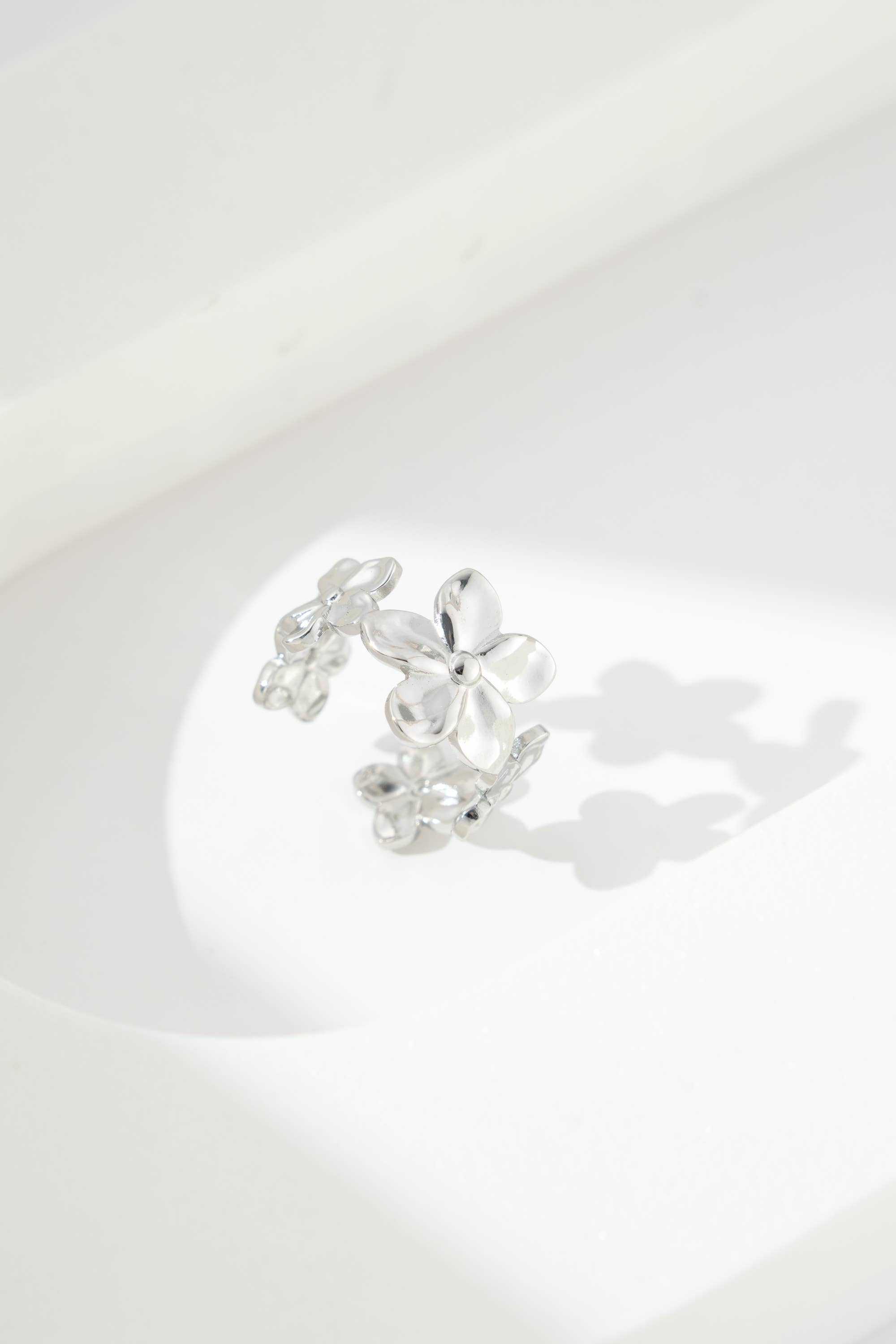 Bague fleur ajustable argenté