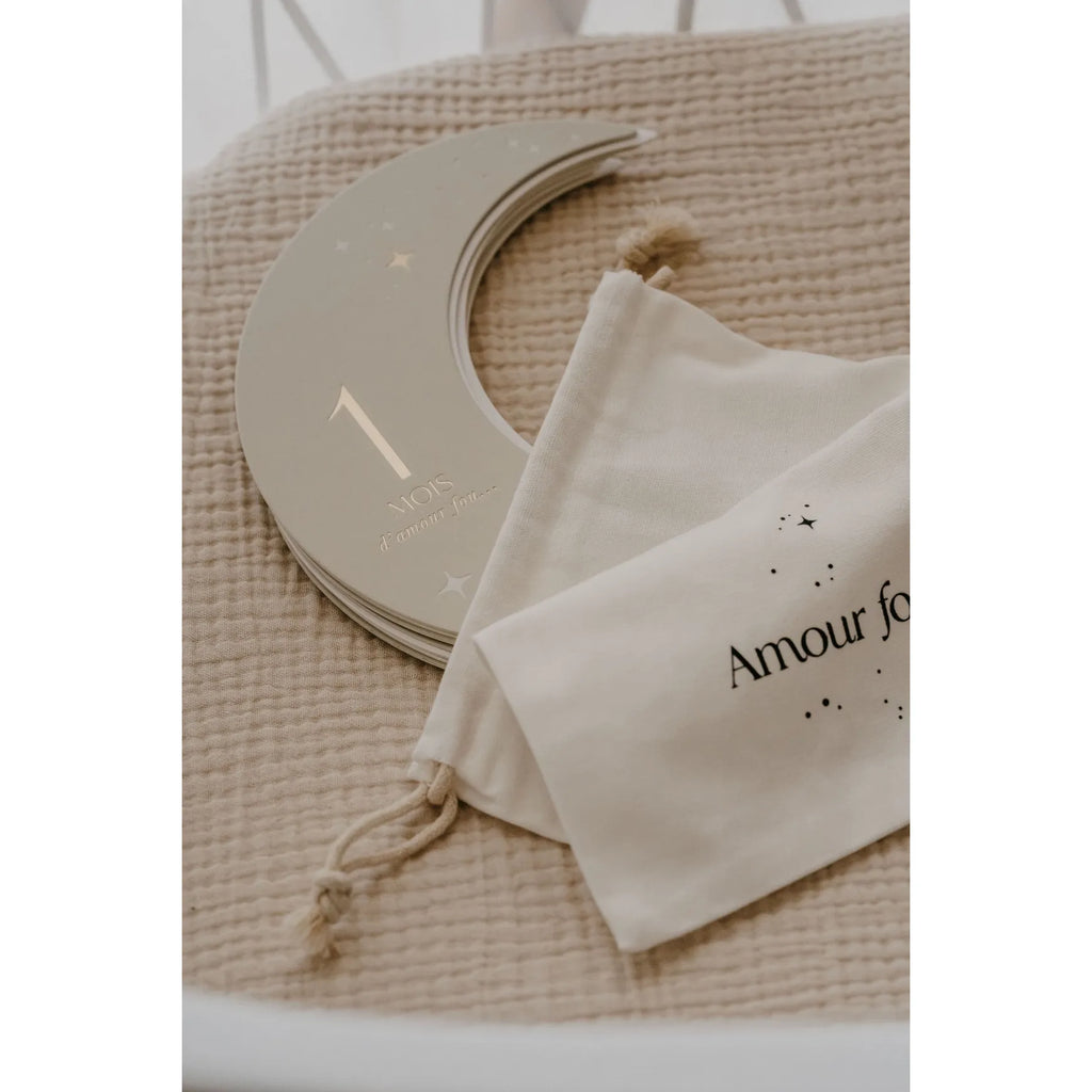 Lunes étapes 0-12 mois