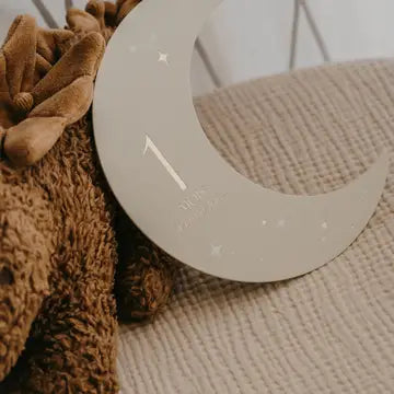 Lunes étapes 0-12 mois