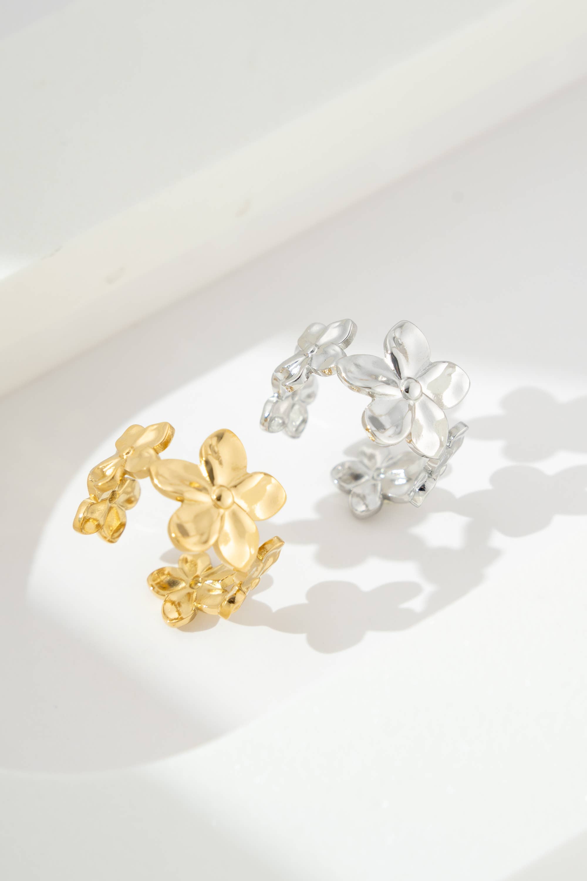 Bague fleur ajustable doré