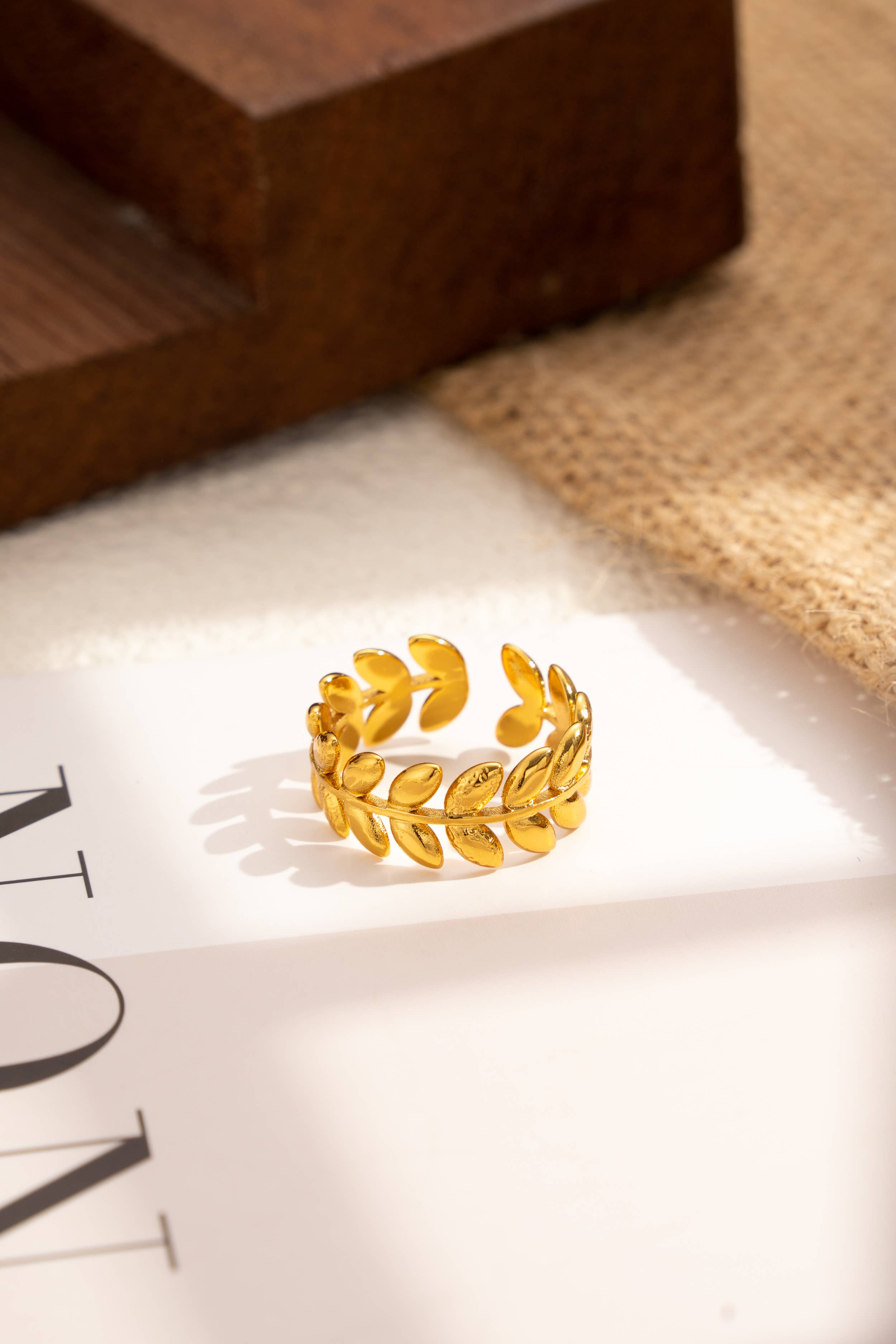 Bague feuilles doré ajustable